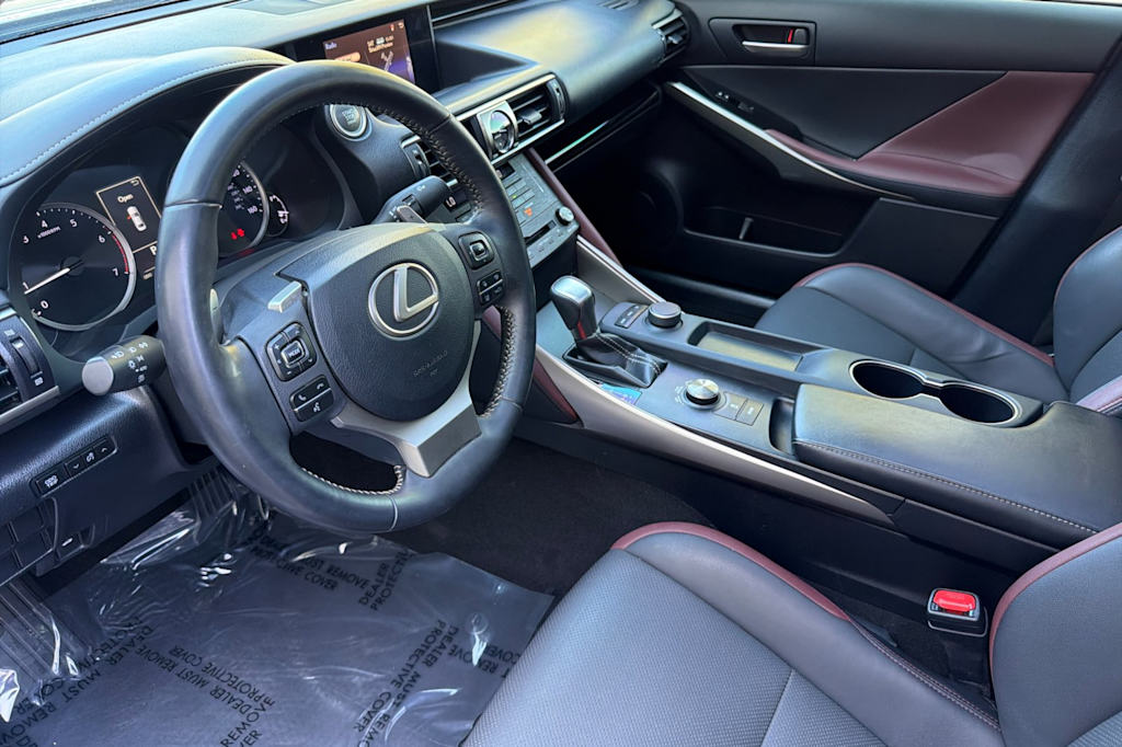 Thumbnail: 2019 Lexus IS - 9
