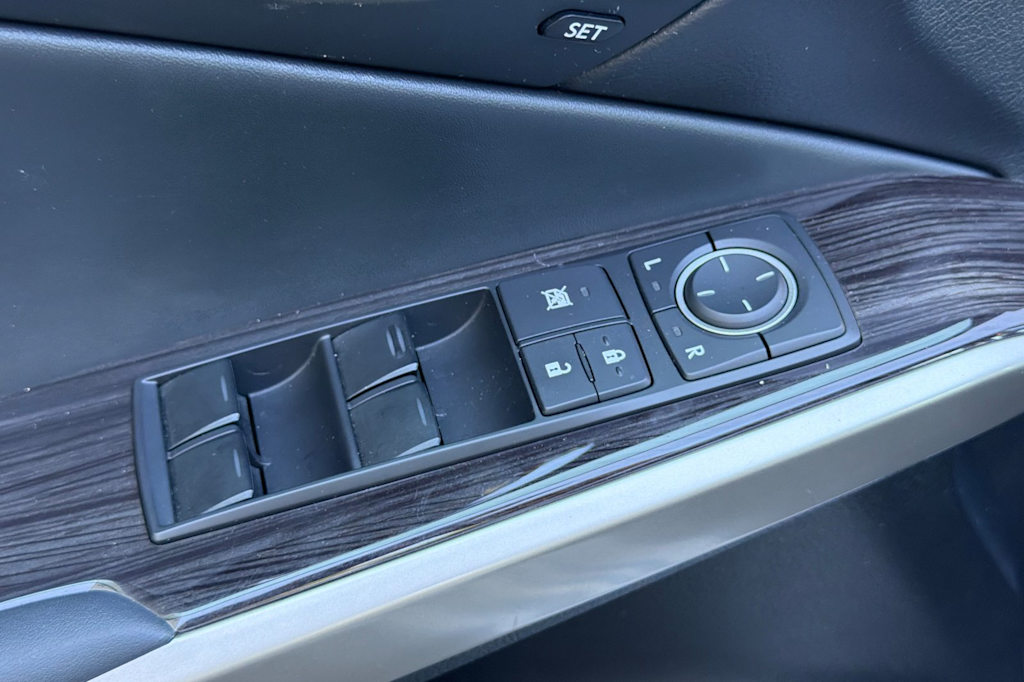 Thumbnail: 2015 Lexus IS - 21