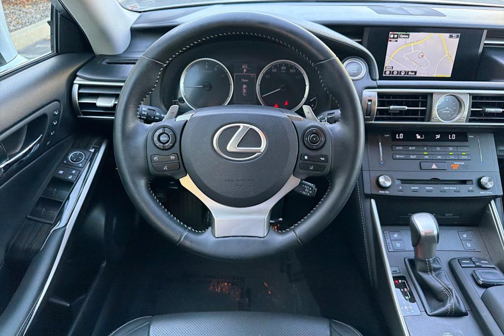 Thumbnail: 2015 Lexus IS - 11