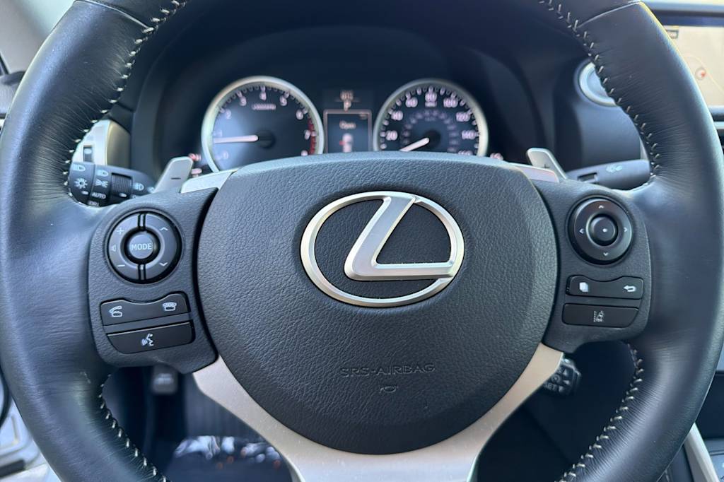 Thumbnail: 2015 Lexus IS - 29