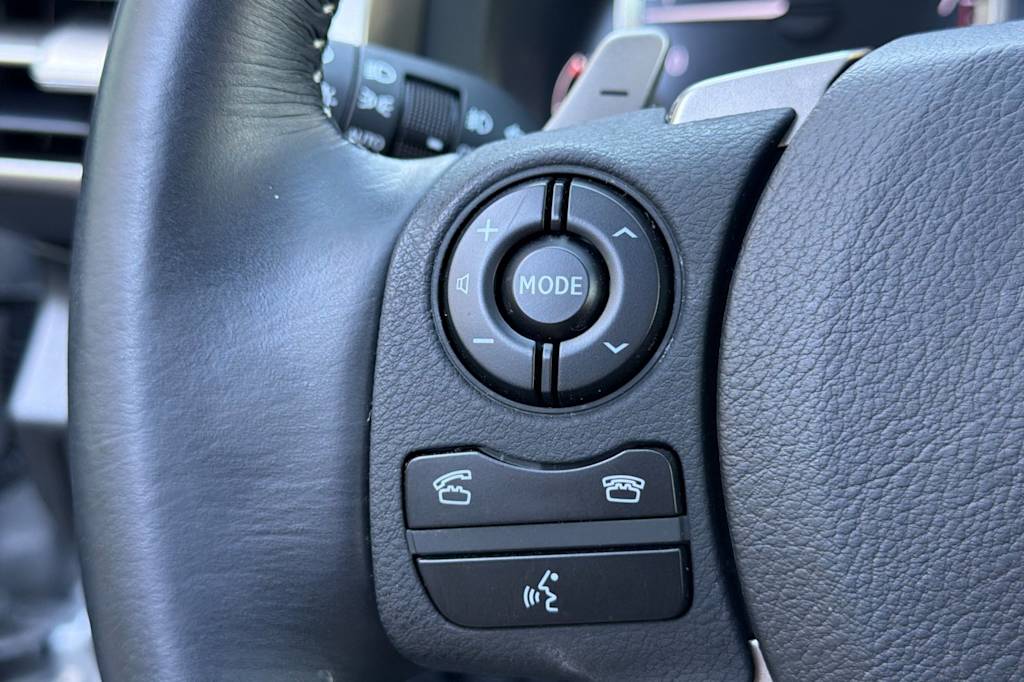 Thumbnail: 2015 Lexus IS - 30