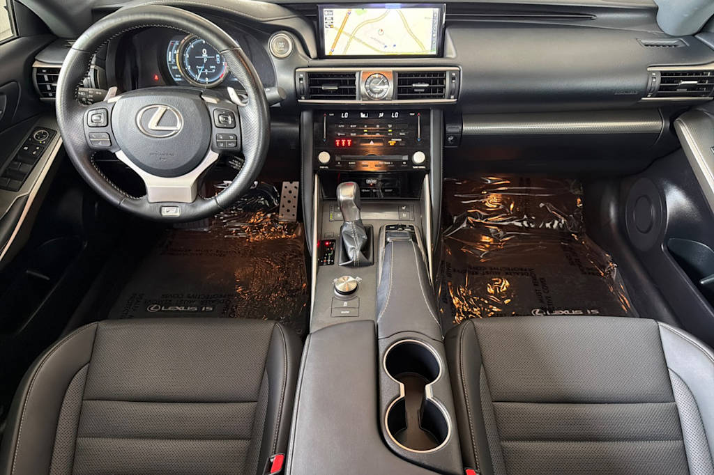 Thumbnail: 2017 Lexus IS - 2