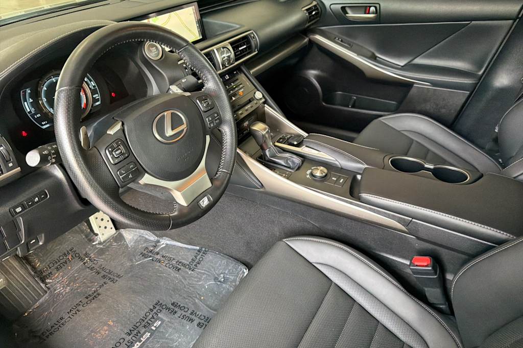 Thumbnail: 2017 Lexus IS - 9