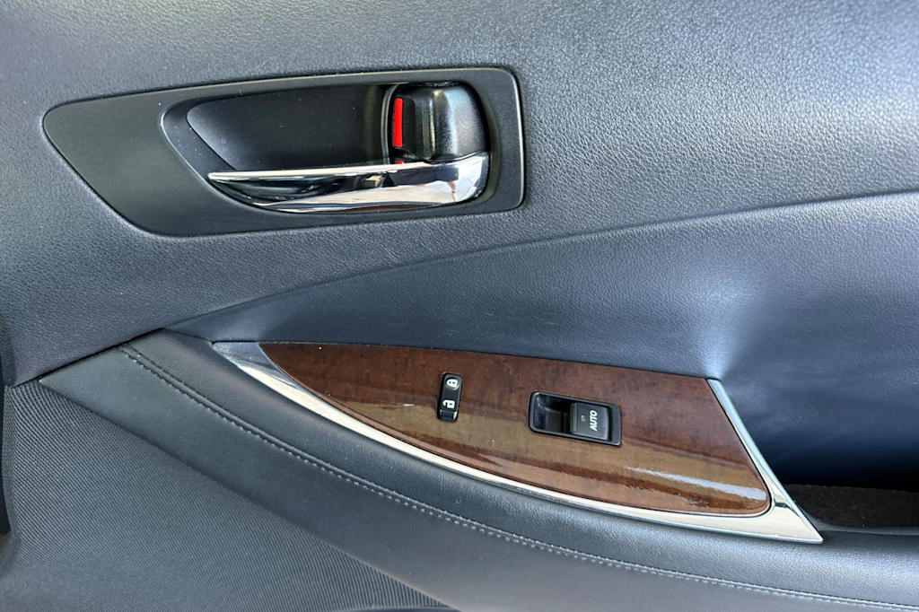 Thumbnail: 2011 Lexus ES - 23