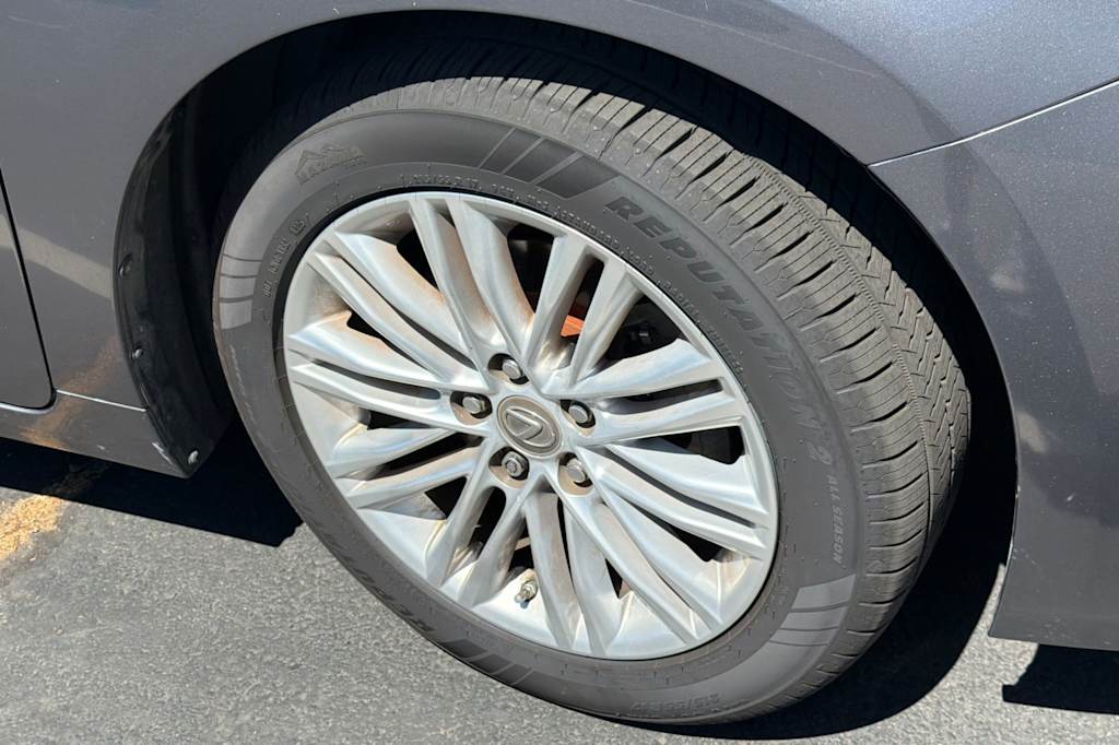 Thumbnail: 2014 Lexus ES - 22