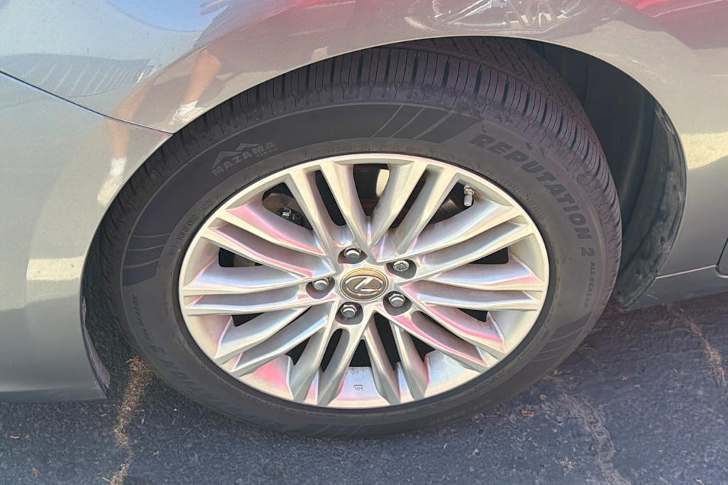 Thumbnail: 2014 Lexus ES - 5