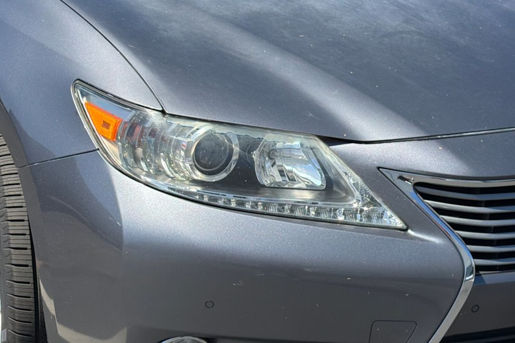 Thumbnail: 2014 Lexus ES - 14