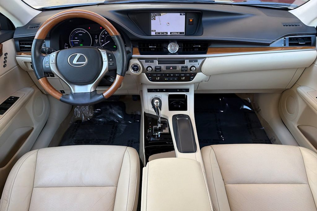 Thumbnail: 2015 Lexus ES - 2
