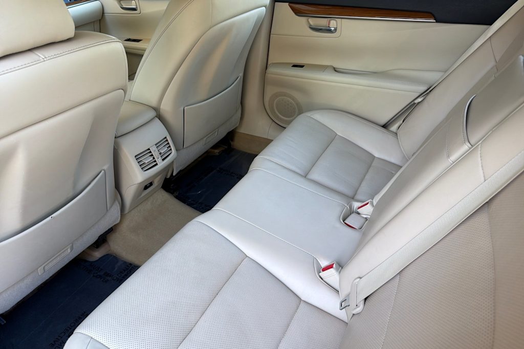 Thumbnail: 2015 Lexus ES - 10