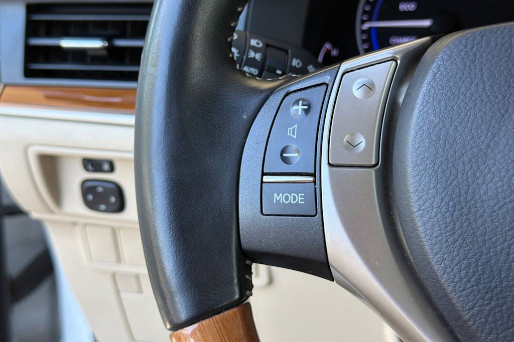 Thumbnail: 2015 Lexus ES - 30