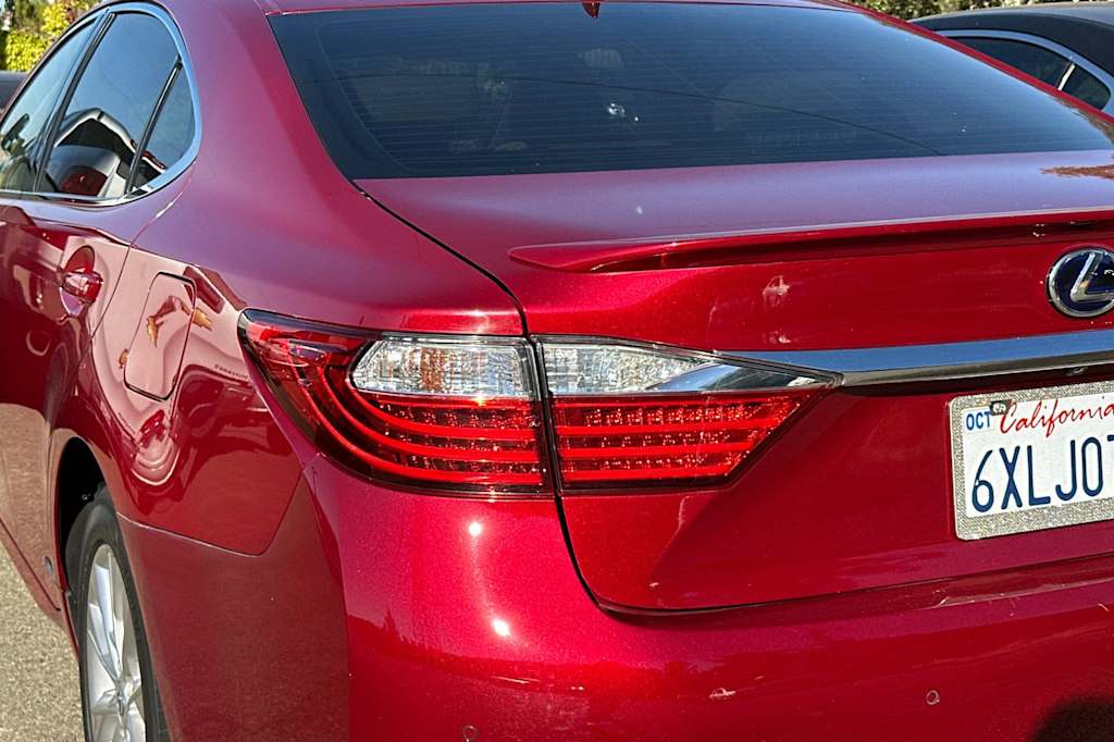 Thumbnail: 2013 Lexus ES - 14