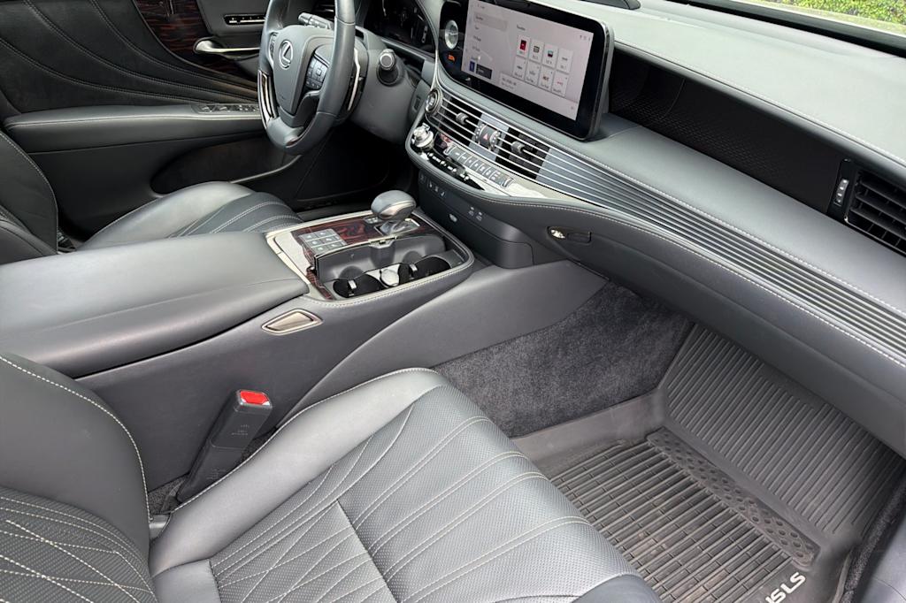 Thumbnail: 2024 Lexus ES - 22