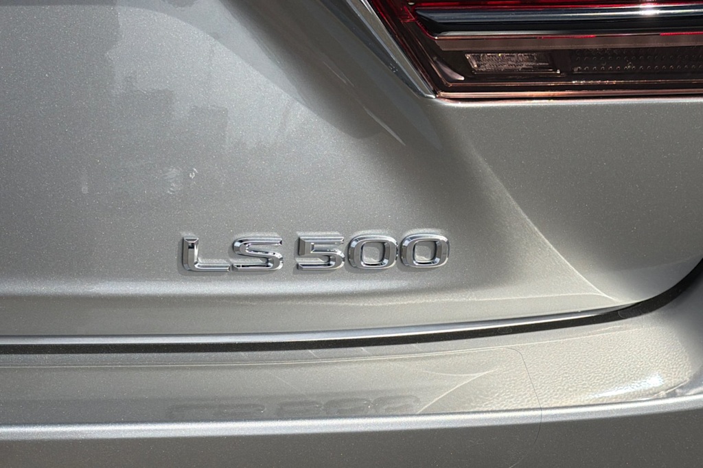 Thumbnail: 2024 Lexus ES - 7