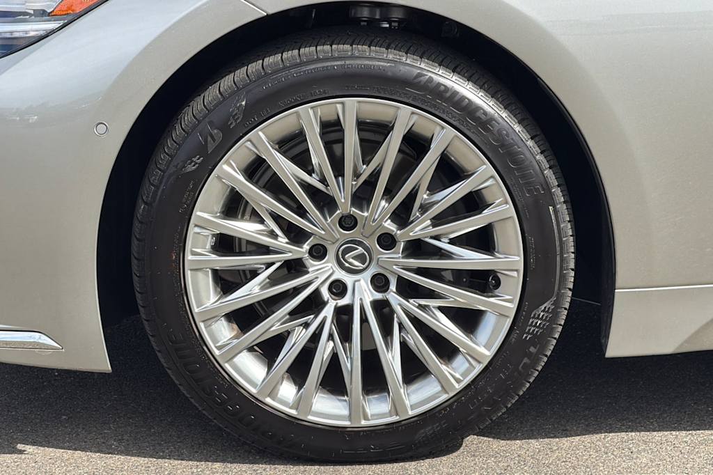 Thumbnail: 2024 Lexus ES - 8