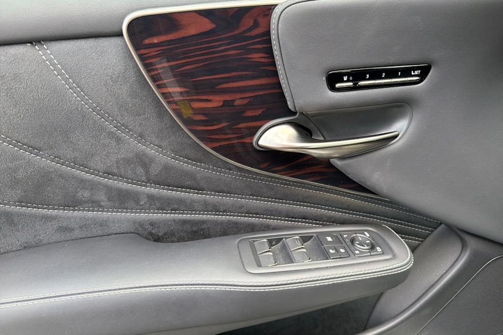 Thumbnail: 2024 Lexus ES - 19