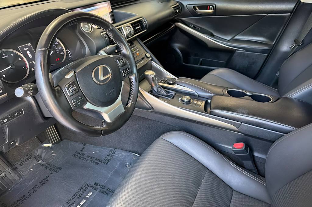 Thumbnail: 2020 Lexus IS - 9