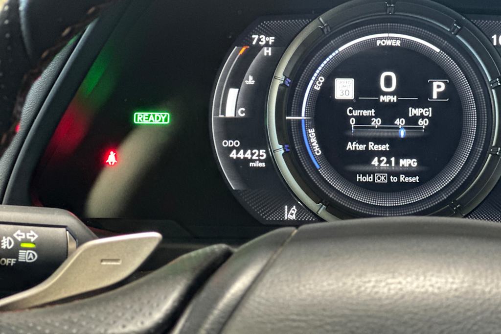 2022 Lexus UX 250h 32