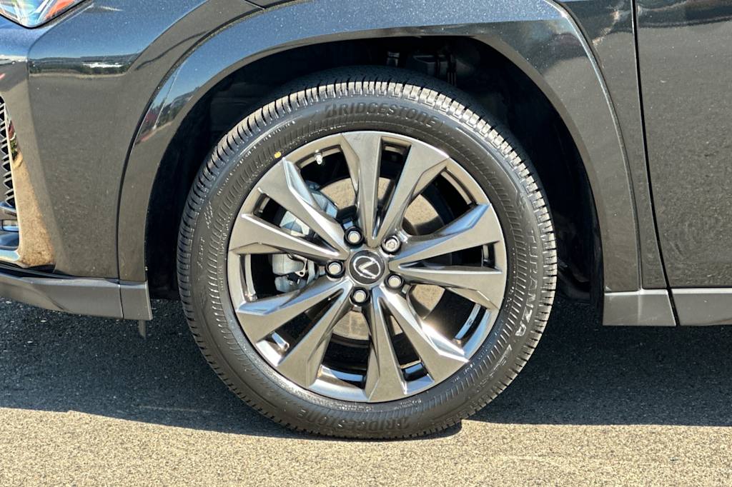 2022 Lexus UX 250h 8