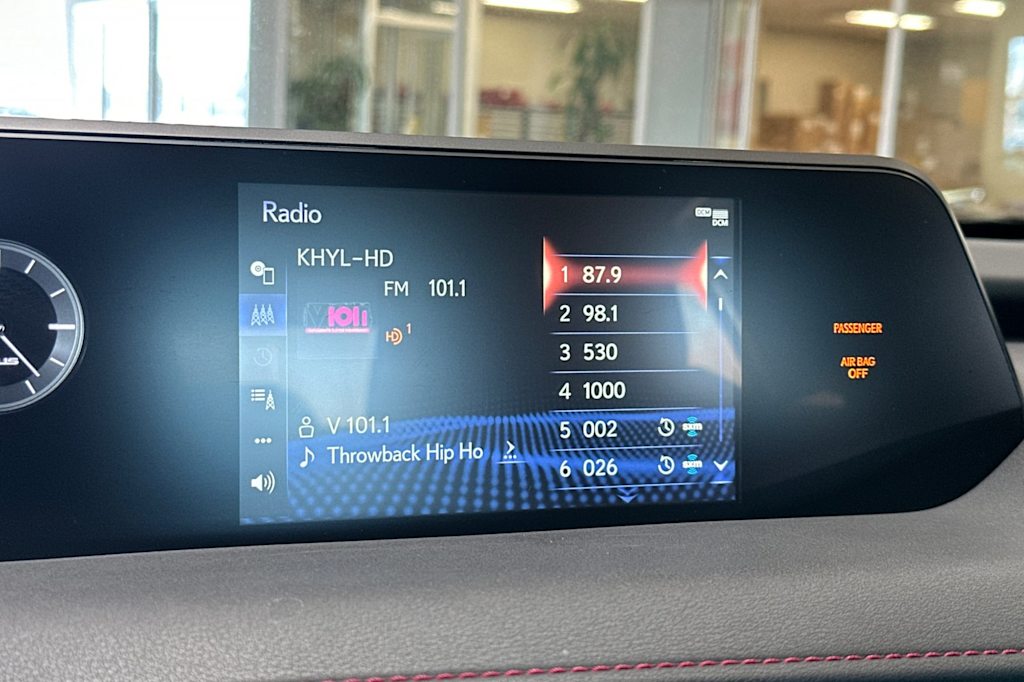2022 Lexus UX 250h 13