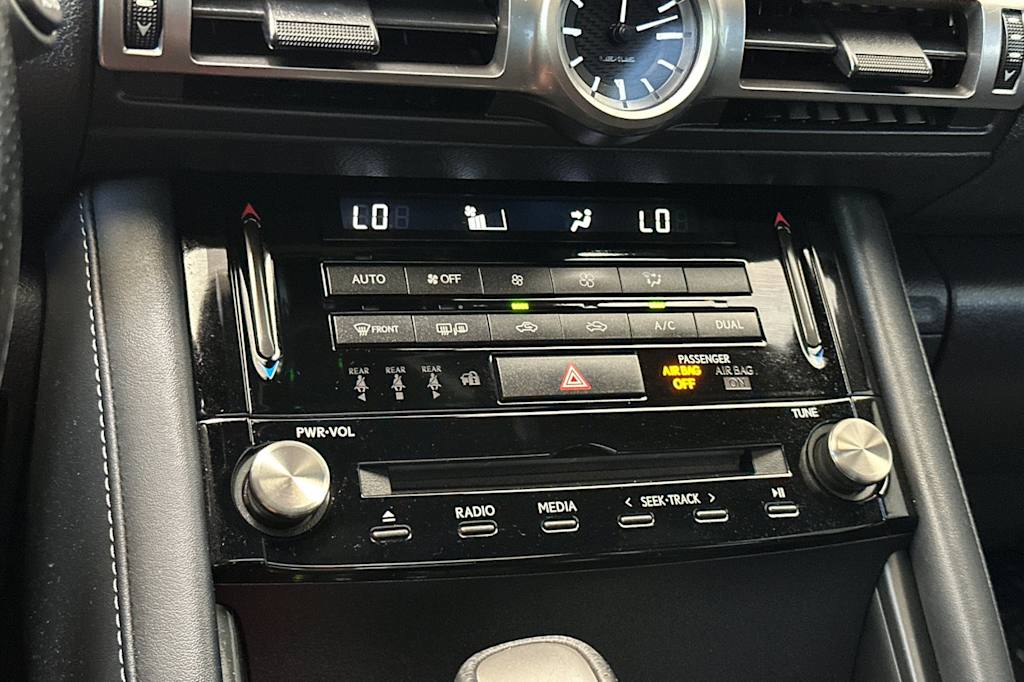 2022 Lexus IS 350 26