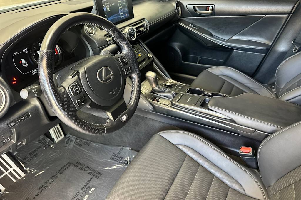 2022 Lexus IS 350 9