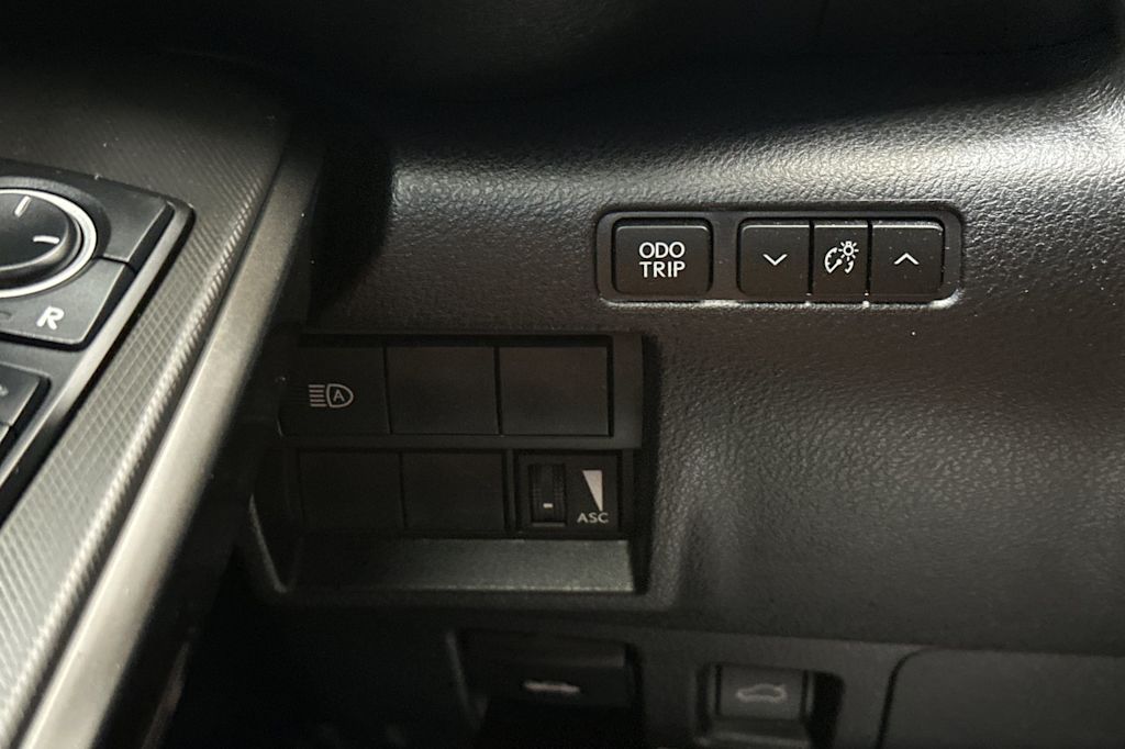 2022 Lexus IS 350 32