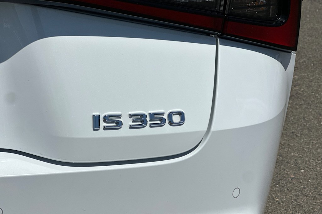 2022 Lexus IS 350 7