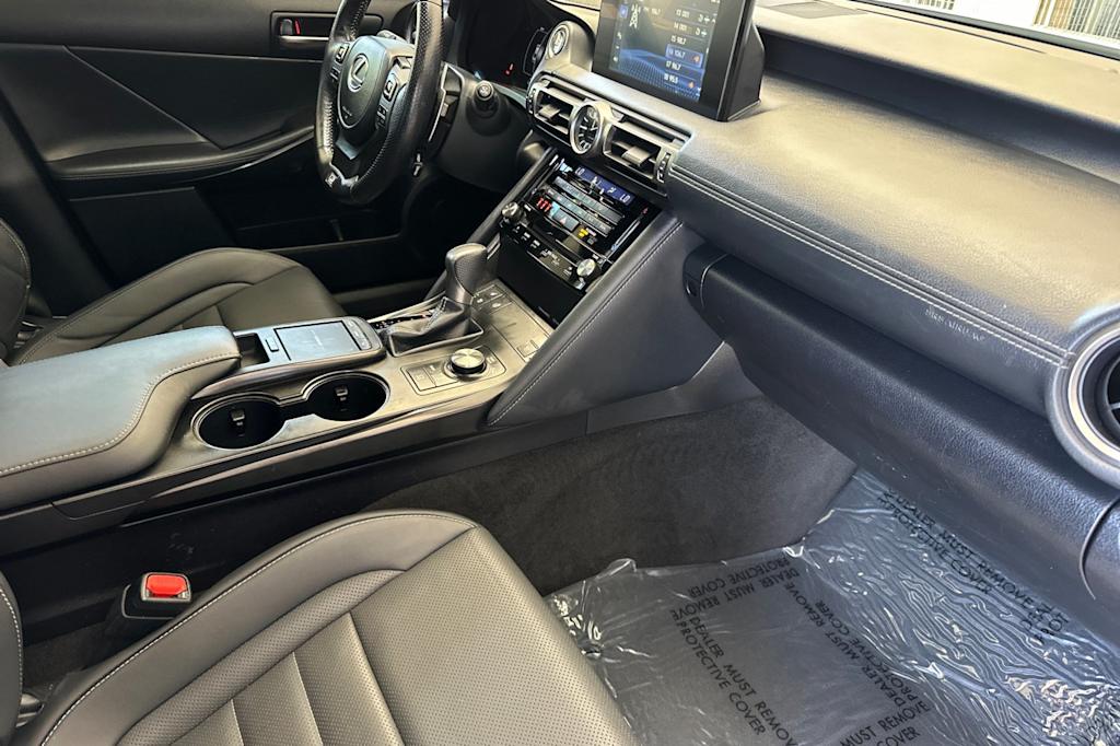 2022 Lexus IS 350 12