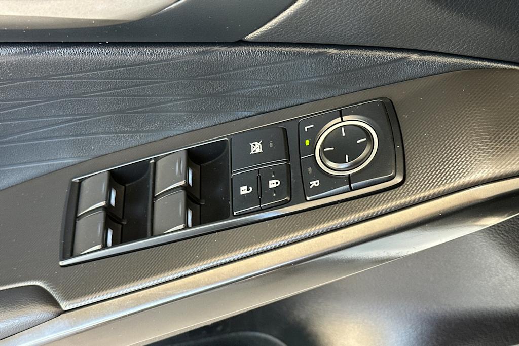 2022 Lexus IS 350 21
