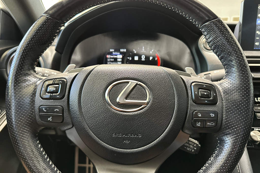 2022 Lexus IS 350 28