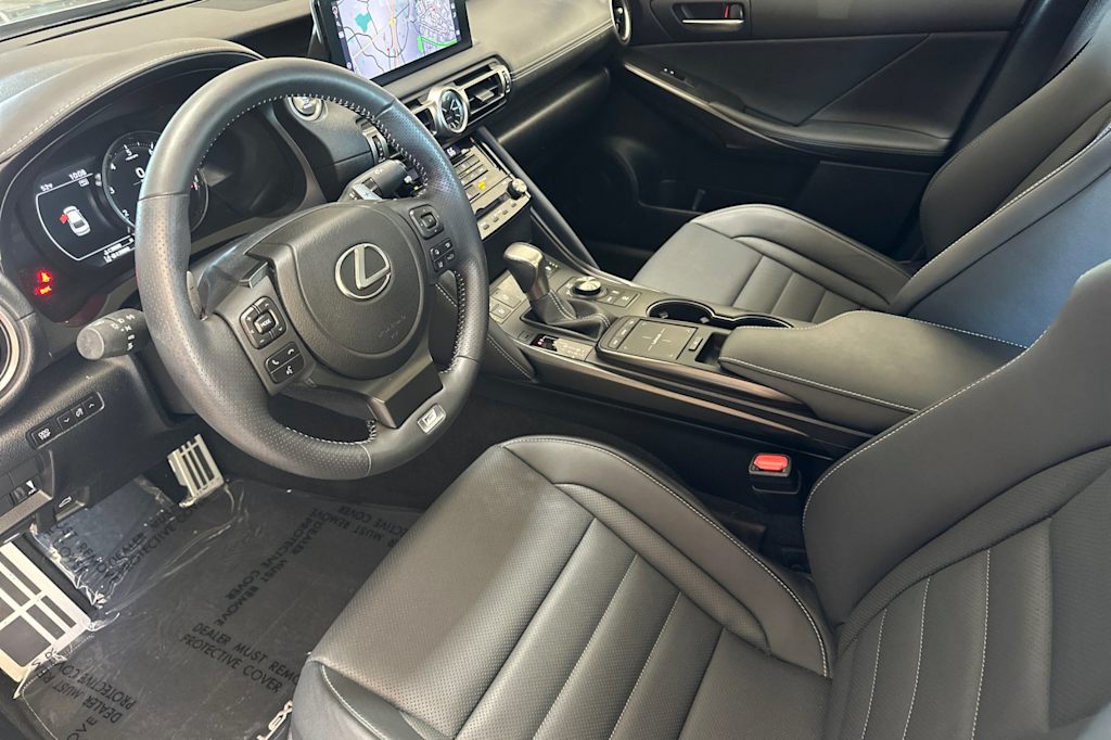 Thumbnail: 2022 Lexus IS - 10