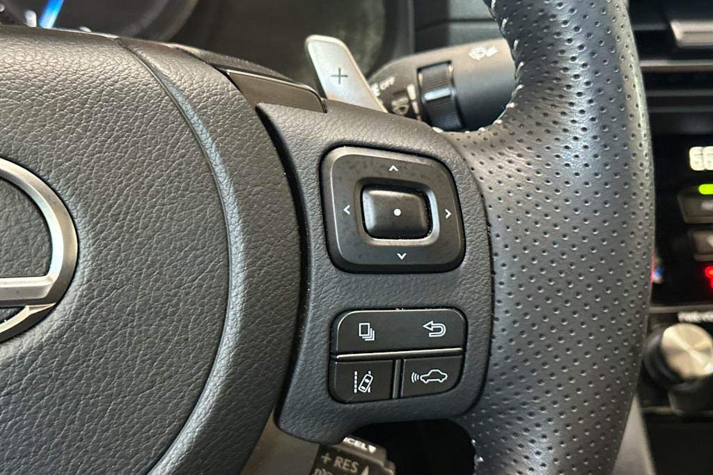 Thumbnail: 2022 Lexus IS - 31