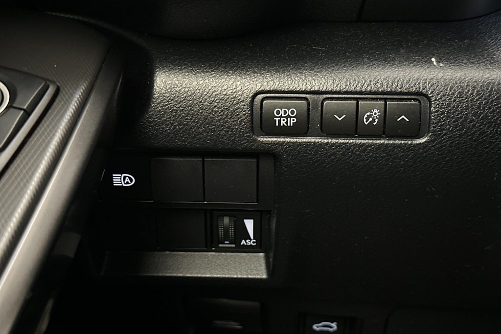 Thumbnail: 2022 Lexus IS - 33