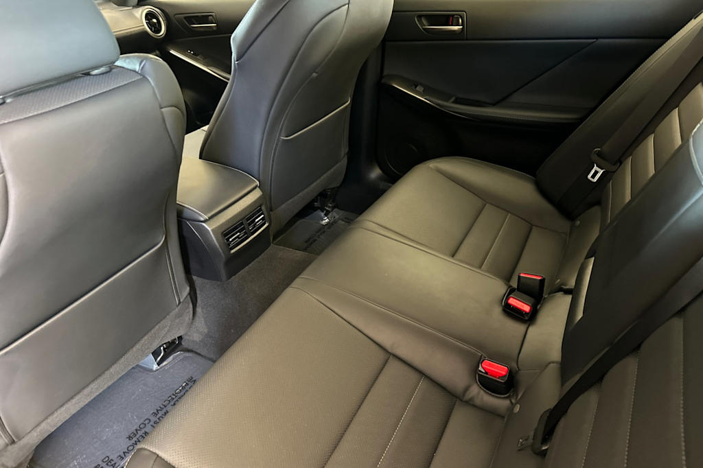 Thumbnail: 2022 Lexus IS - 11