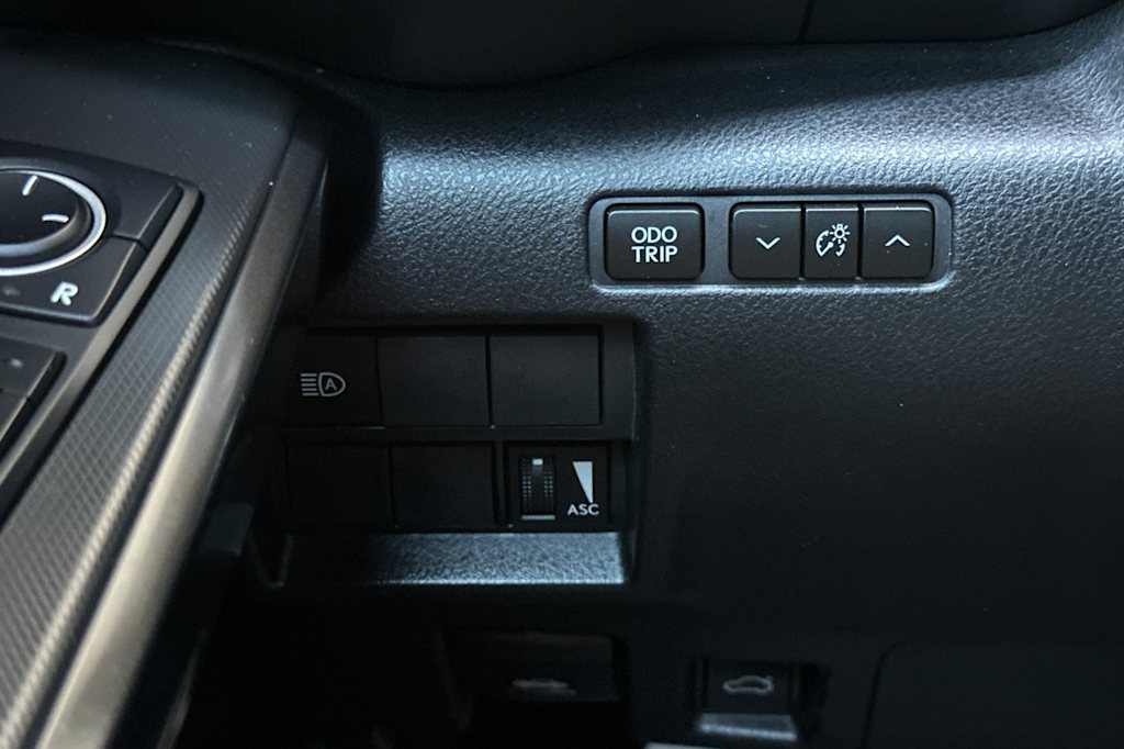 2021 Lexus IS 350 32