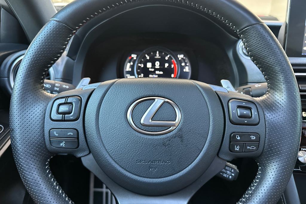 2021 Lexus IS 350 28