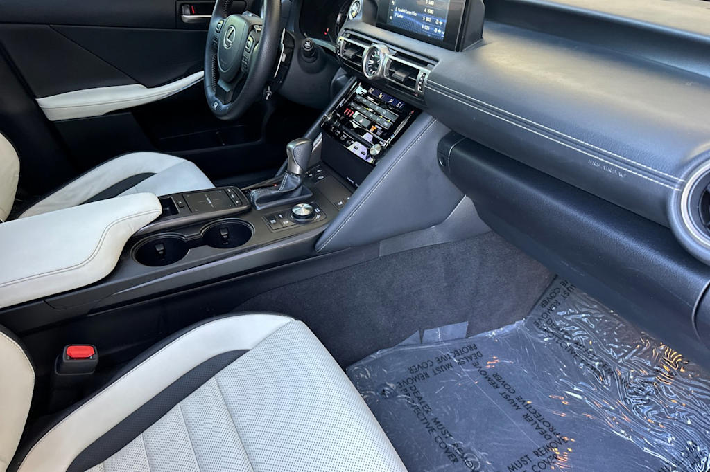 2021 Lexus IS 350 12