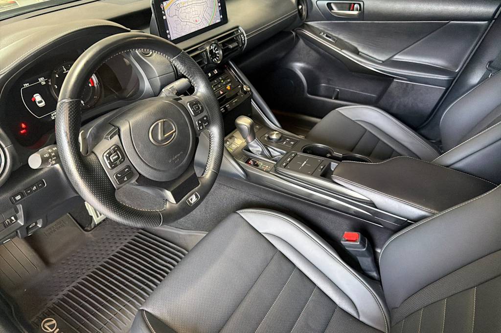 Thumbnail: 2024 Lexus ES - 9