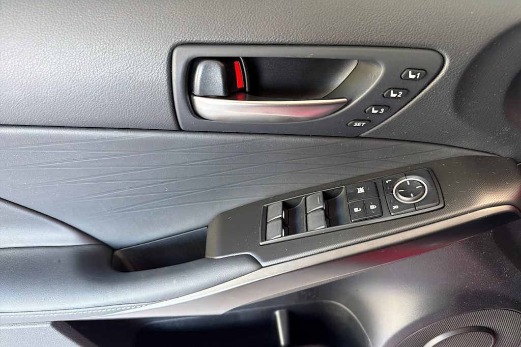 Thumbnail: 2024 Lexus ES - 20