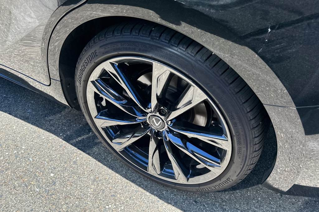 Thumbnail: 2024 Lexus ES - 19