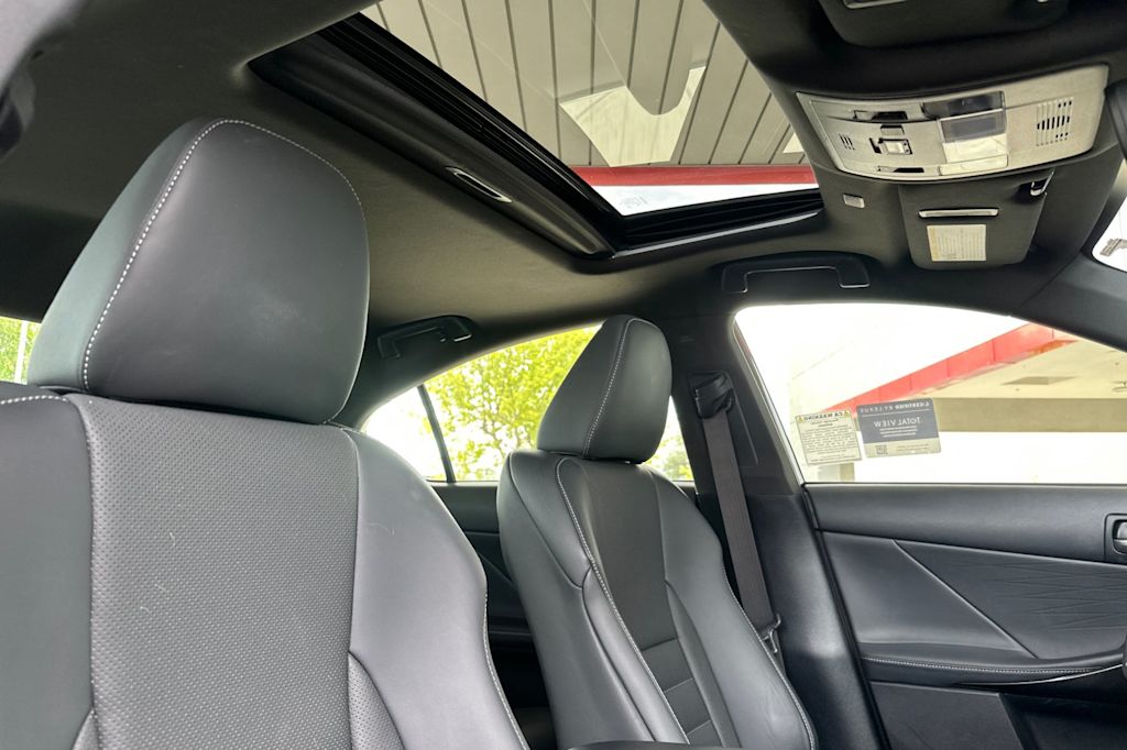 Thumbnail: 2024 Lexus ES - 23