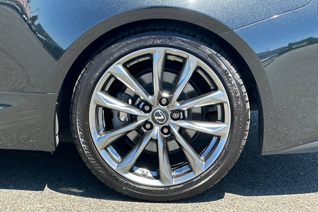 Thumbnail: 2020 Lexus RC - 8
