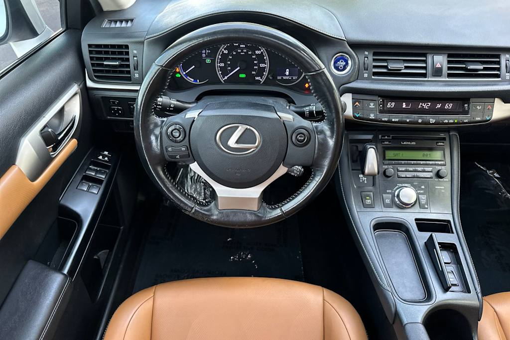 Thumbnail: 2015 Lexus CT - 10
