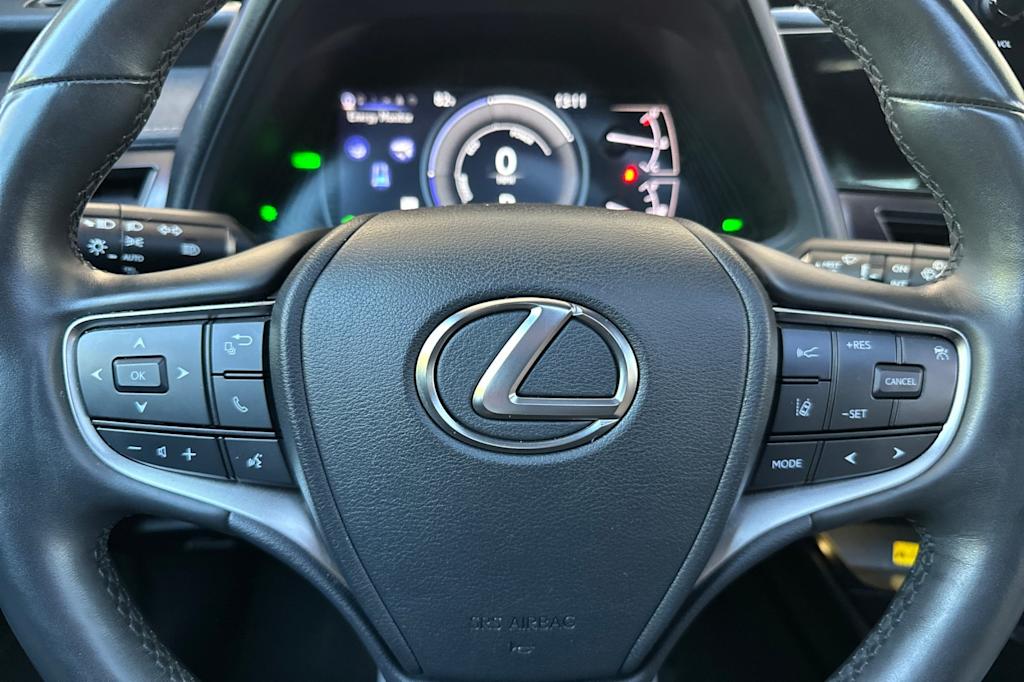 Thumbnail: 2023 Lexus UX - 29