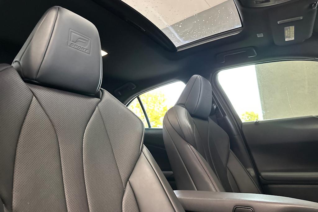 Thumbnail: 2020 Lexus UX - 10