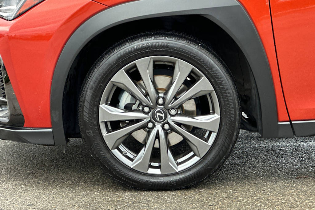 Thumbnail: 2020 Lexus UX - 8