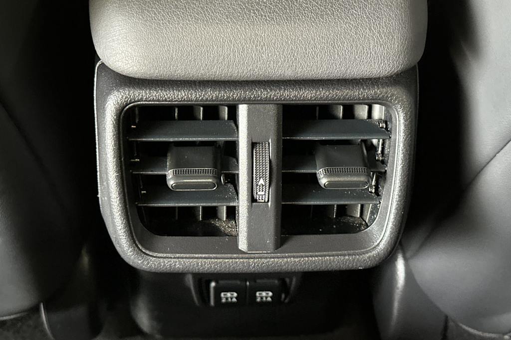 Thumbnail: 2020 Lexus UX - 24