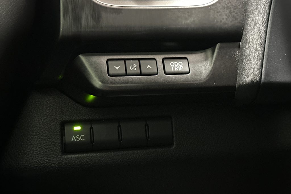 Thumbnail: 2020 Lexus UX - 33