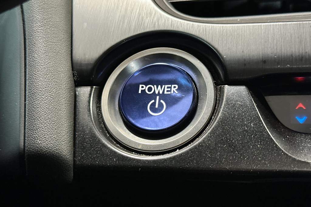 Thumbnail: 2020 Lexus UX - 28