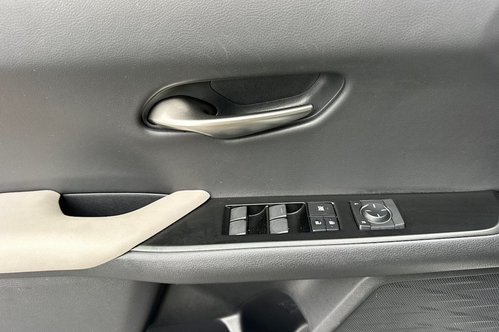 Thumbnail: 2019 Lexus UX - 21